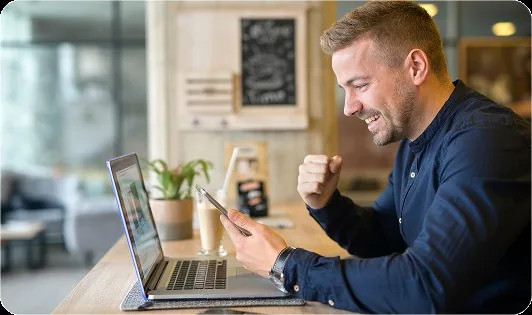 Equipe de empresa conectada com a internet empresarial da Nedel